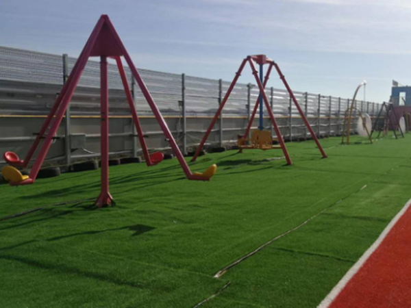 2022年6月25日，內(nèi)蒙古馬都文化廣場，滑世界、繩網(wǎng)樂園大型游樂項(xiàng)目竣工完成，迎接內(nèi)蒙古省領(lǐng)導(dǎo)視察。